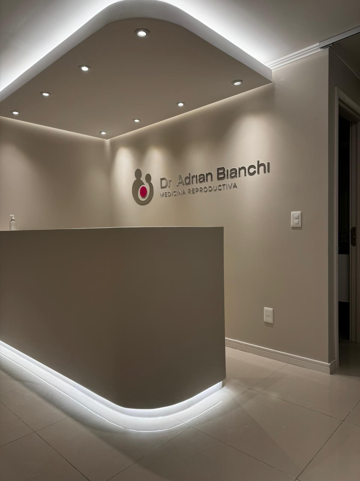 Cartel Sin Base en Acrílico