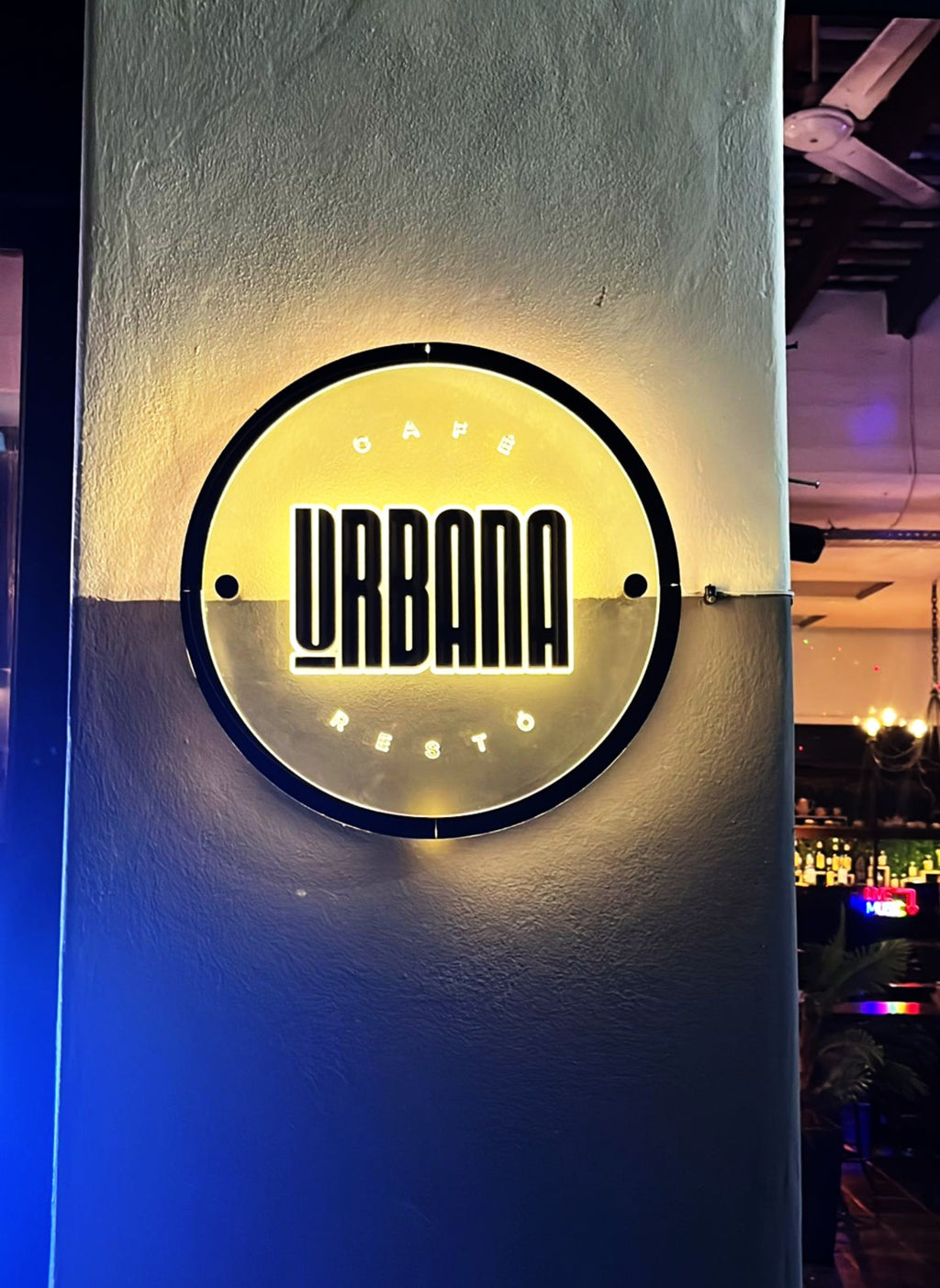 Cartel Acrílico Base Clear Texto y Contorno Retroiluminado